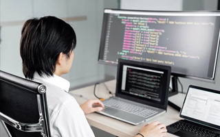 黄南 ,php声明和调用变量的符号是什么？